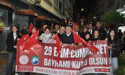 Sinop’ta Cumhuriyet'in 101. yılı fener alayıyla kutlandı