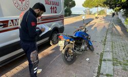 Sinop'ta devrilen motosikletin sürücüsü yaralandı