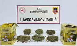 Batman’da yağ tenekeleri içinde 5 kilo 800 gram kubar esrar ele geçirildi