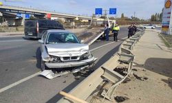 Keşan’da demir bariyere çarpan otomobilin sürücüsü yaralandı