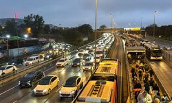 İSTANBUL - Akşam saatlerinde trafik yoğunluğu yüzde 90'a ulaştı