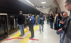 İSTANBUL - Üsküdar-Samandıra Metro Hattı'nda arıza nedeniyle yoğunluk yaşandı