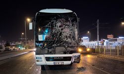 KAYSERİ - Yolcu otobüsü, tır ve otomobilin çarpıştığı kazada 2 kişi yaralandı