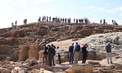 ŞANLIURFA - İnsanlık tarihine ışık tutan Karahantepe, yabancı profesörleri büyüledi