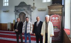 Yeşil Cami’de tarihi dokunuş: Yeni minberle ilk cuma