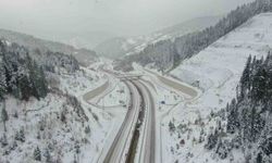 Ilgaz Dağı’nda kar yarım metreyi aştı.