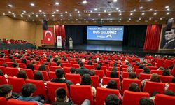 YKS’ye hazırlanan öğrencilere meslek tanıtımı semineri