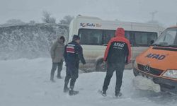 Yoğun kar yağışı sonrası tüm ekipler sahaya çıktı