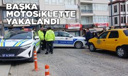 Sinop’ta plakasız motosiklet sürücüsü dikkatlerden kaçamadı