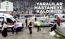 Sinop'ta iki otomobil çarpıştı: 3 yaralı