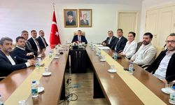 Vali Özarslan, tekstil sektörünün firma yetkilileriyle buluştu