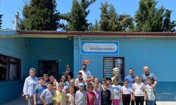Okul bahçesinde geleneksel oyunları sergilediler