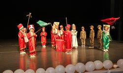 Sinop’ta miniklerin yılsonu gösterisi beğeni topladı