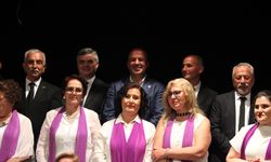 Başkan Gürbüz koroya girdi, şarkı söyledi
