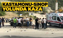 İki otomobil kavşakta çarpıştı