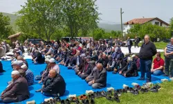 Bereketli yağışlar için eller semaya açıldı