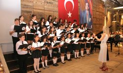 Sinope Çocuk Korosu ayakta alkışlandı