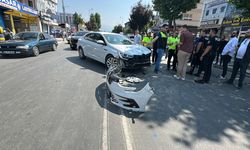 Otomobil ile çarpışan motosikletteki 2 polis memuru yaralandı