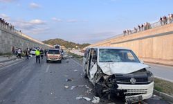 Üç aracın karıştığı trafik kazasında 9 kişi yaralandı