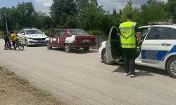 Ehliyetsiz çocuk sürücü araçlara çarptı