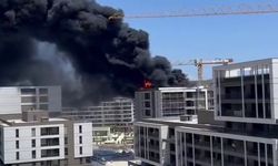 8 katlı binanın en üst katı alev alev yandı