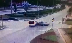 Amasya’da ticari araç ile otomobil çarpıştı: 5 kişi yaralandı