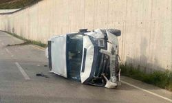 Minibüs devrildi, 10 kişi yaralandı