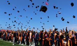 Ayancık Meslek Yüksekokulunda mezuniyet coşkusu
