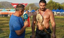 Sinoplu Pehlivan Mustafa Taş altın kemeri taktı