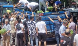 15 ton karpuzu hayır için dağıttılar