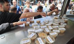 Canik'te vatandaşlara aşure ikramı