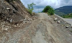 Samsun'da sağanak nedeniyle toprak kayması oluştu