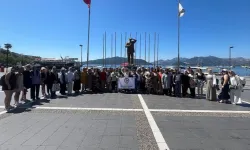 Yüzme öğrenen kadınlar ilk kez denizle tanıştı