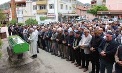 Cezaevinden çıkıp eşini vurdu