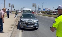 İki otomobil çarpıştı: 3 yaralı