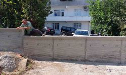 "Tapulu arsam" diyerek yolu kapattı