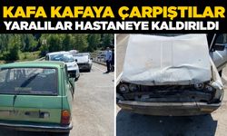 Sinop'ta iki otomobil köprüde çarpıştı: 4 yaralı
