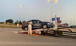 Sinop’ta tek taraflı kaza: Otomobil orta refüje çıktı