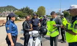 Kaymakam Çelik sürücülere bilgilendirici broşür dağıttı