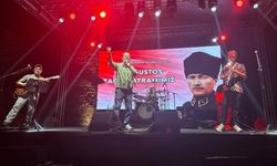 Ünlü sanatçı Hüsnü Arkan Sinop’ta konser verdi