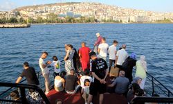 Sinop'ta gezi tekneleri kenti denizden görme fırsatı sunuyor