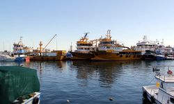 Sinop'ta balıkçı tekneleri sezona hazır