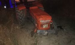 Devrilen traktörün sürücüsü yaralandı