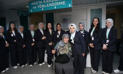 Yaşlı hasta gördüğü ilgiden moral buldu