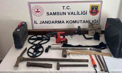 Kaçak defineciler yakayı ele verdi