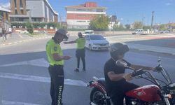 Kask takmayan 4 sürücüye ceza