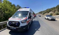 Otomobil bariyerlere çarptı: 2 yaralı