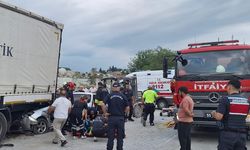 Otomobil tırın altına girdi: 1 ölü, 3 yaralı