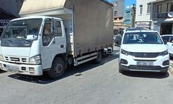 Sinop’ta kamyona çarpan otomobilde hasar oluştu