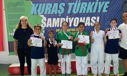Sinoplu minikler Kuraş Türkiye Şampiyonası’nda zirvede
